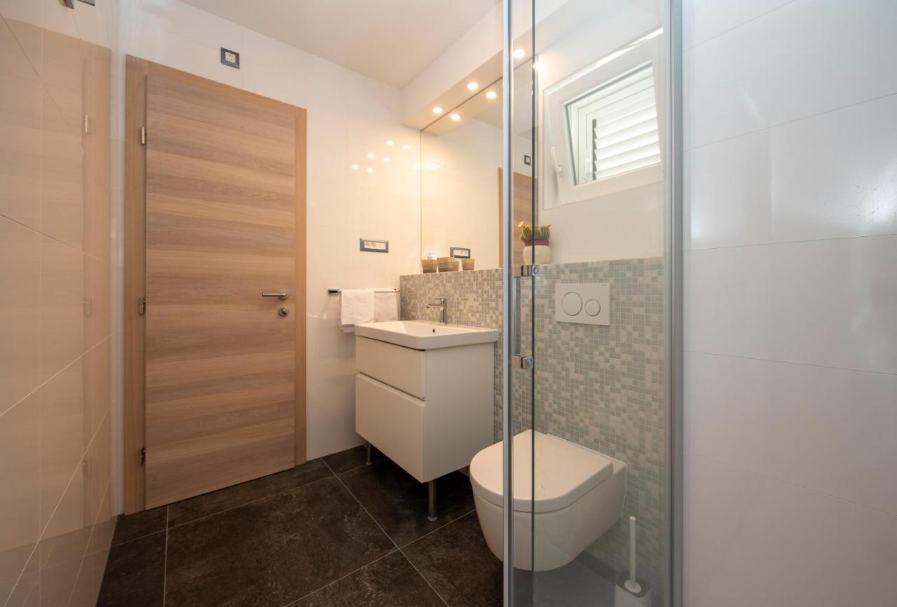 Luxury Rooms Beach Mediteran Podstrana Esterno foto